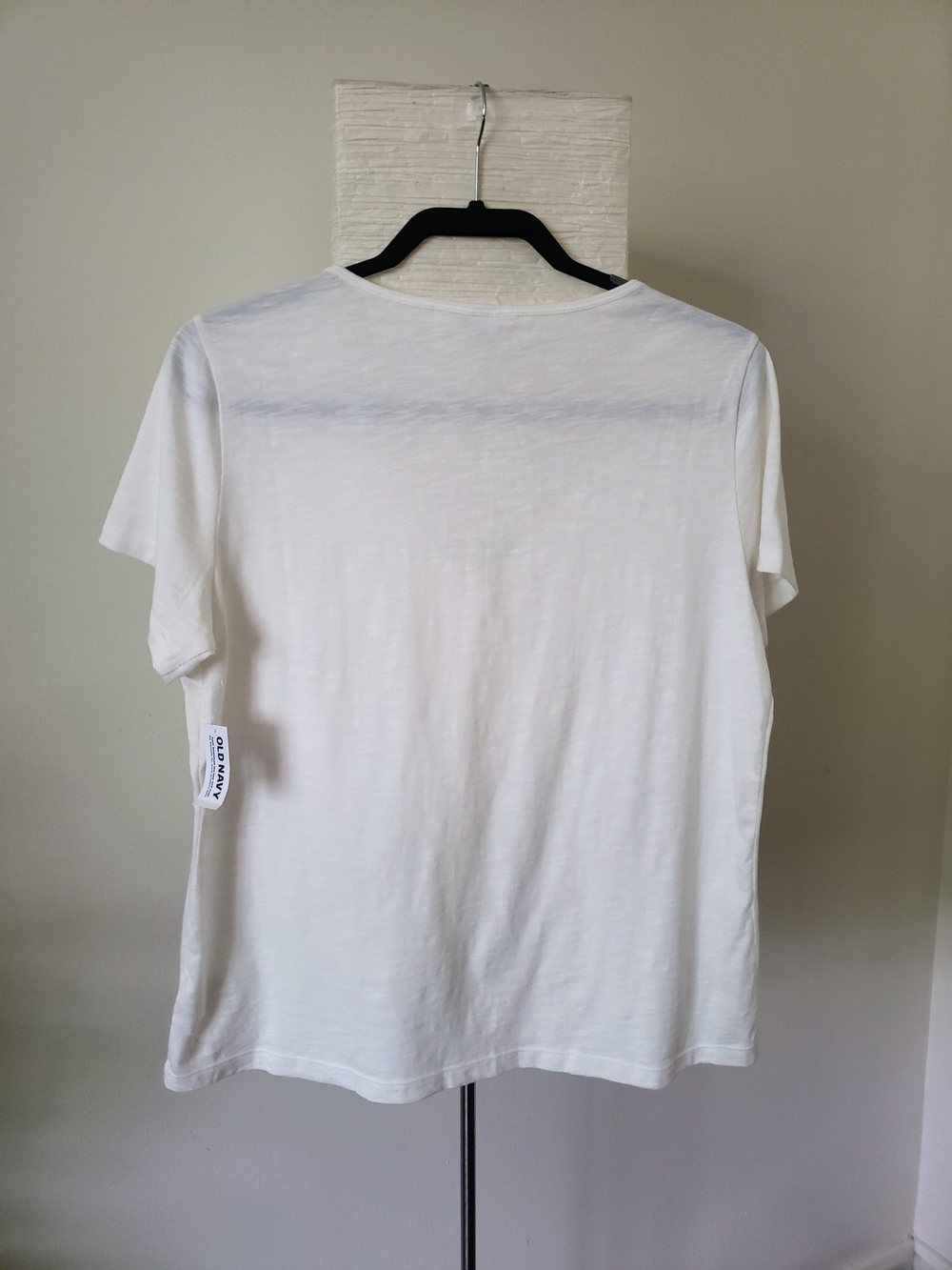 SOLD - Old Navy White Button-Down Top M Tall V-Neck Short Sleeve Cotton NWT - Picture 4 of 11